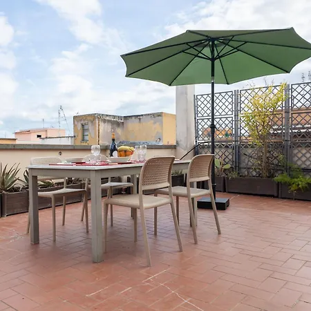 Con Terrazzo - Vicino Centro Di Апартаменты *